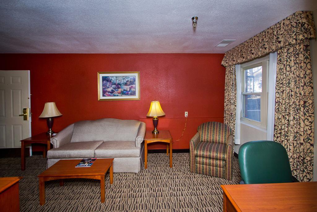 Suburban Extended Stay Hotel Omaha Room photo