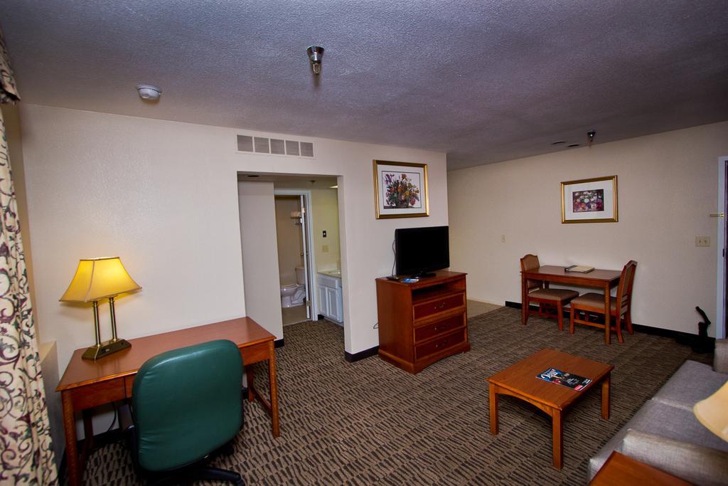 Suburban Extended Stay Hotel Omaha Room photo