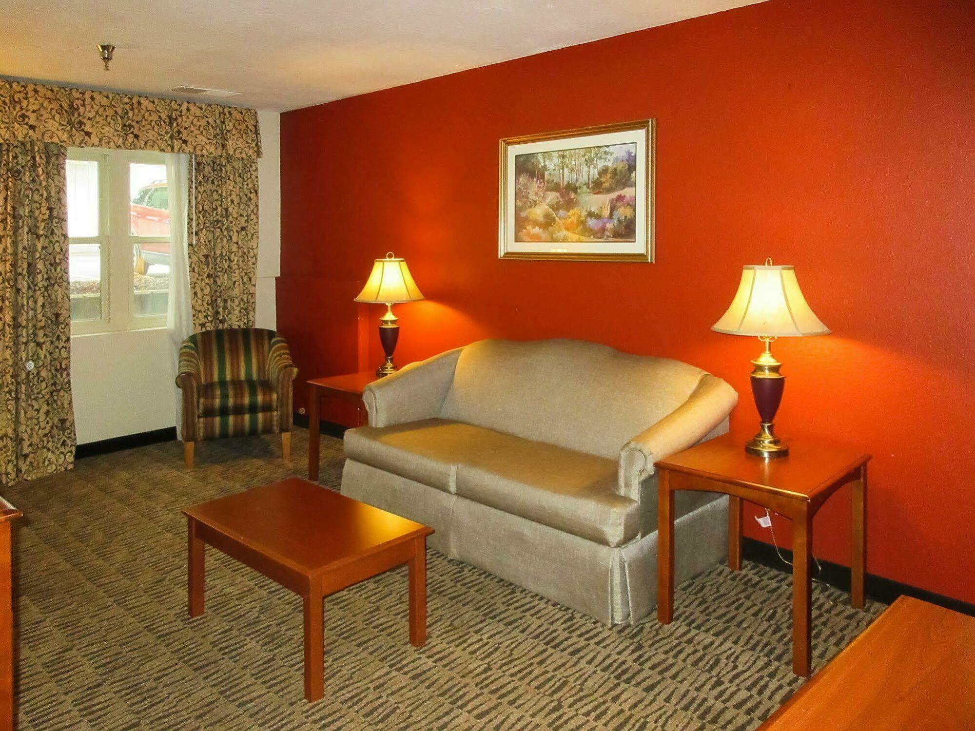 Suburban Extended Stay Hotel Omaha Exterior photo